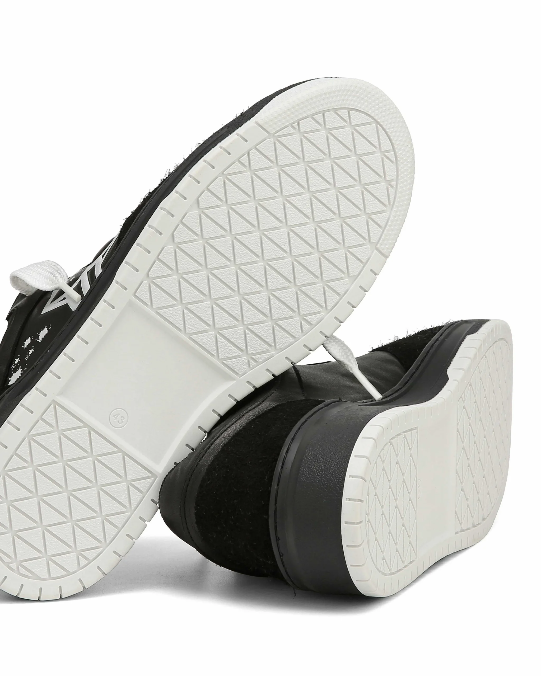 Cm-00 Black<Naked Wolfe Hot